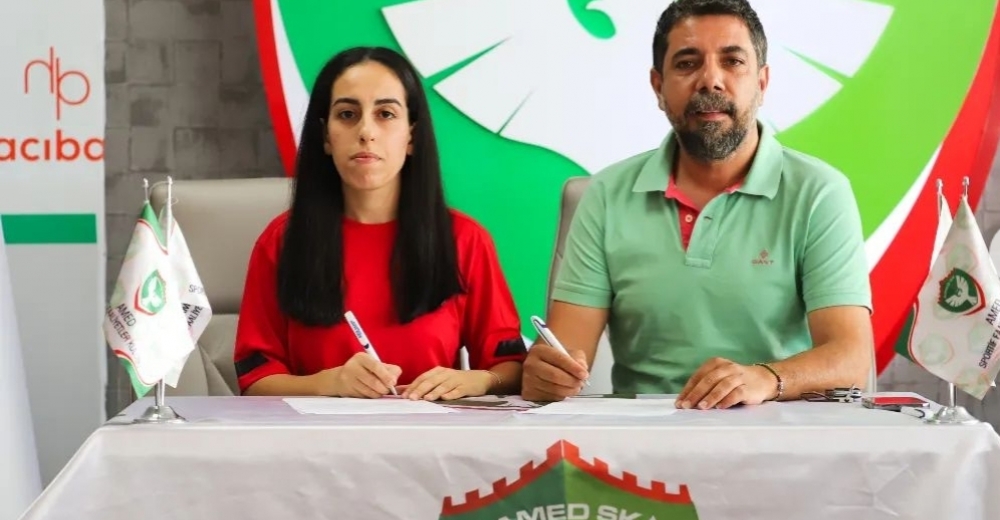 Amed Sportif Faaliyetleri Büşra Becerikli ile yeni sözleşme imzaladı! 