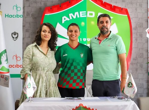 Amed Sportif Faaliyetleri Kadın Futbol Takımı Öznur Taş ile yeni sözleşme imzaladı! 
