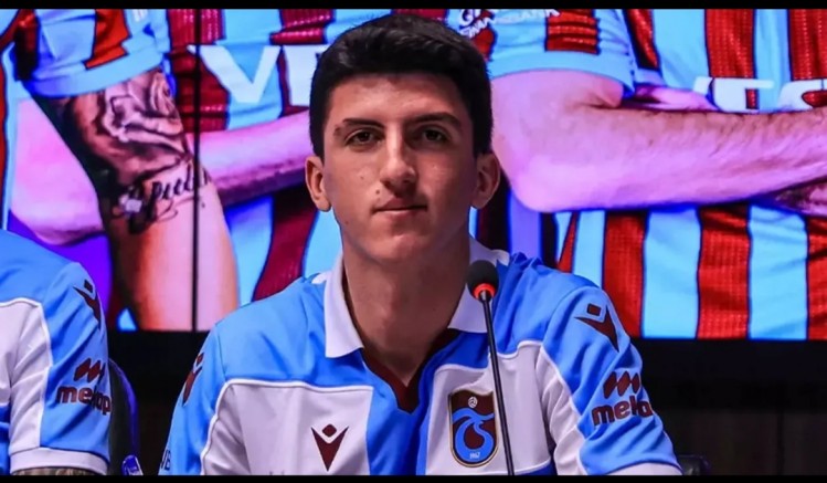 Trabzonspor'un genç futbolcusu özür diledi!
